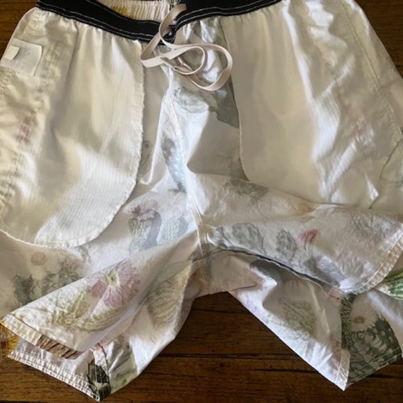 Men's / Unisex - Converse - Desert Sand Cactus Multi Print Resort Shorts - L - Picture 7 of 15